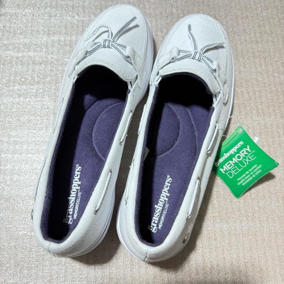 Grasshoppers Shoes - Grasshoppers Womens Cream Loafers Bow Accent Size 6.5 Comfort Memoryluxe Slip On